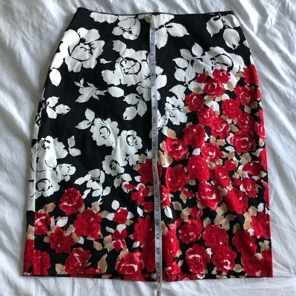 𝅺RICKI’S Floral Cotton Pencil Skirt - Picture 7 of 11
